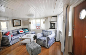 Two-Bedroom Holiday home Rönnäng with Sea View 06 in Rönnäng